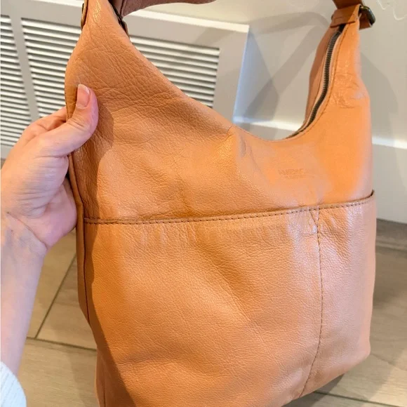 American Leather Co Carrie Caramel Brown Leather Hobo Bermuda Vintage Bag - Picture 8 of 13